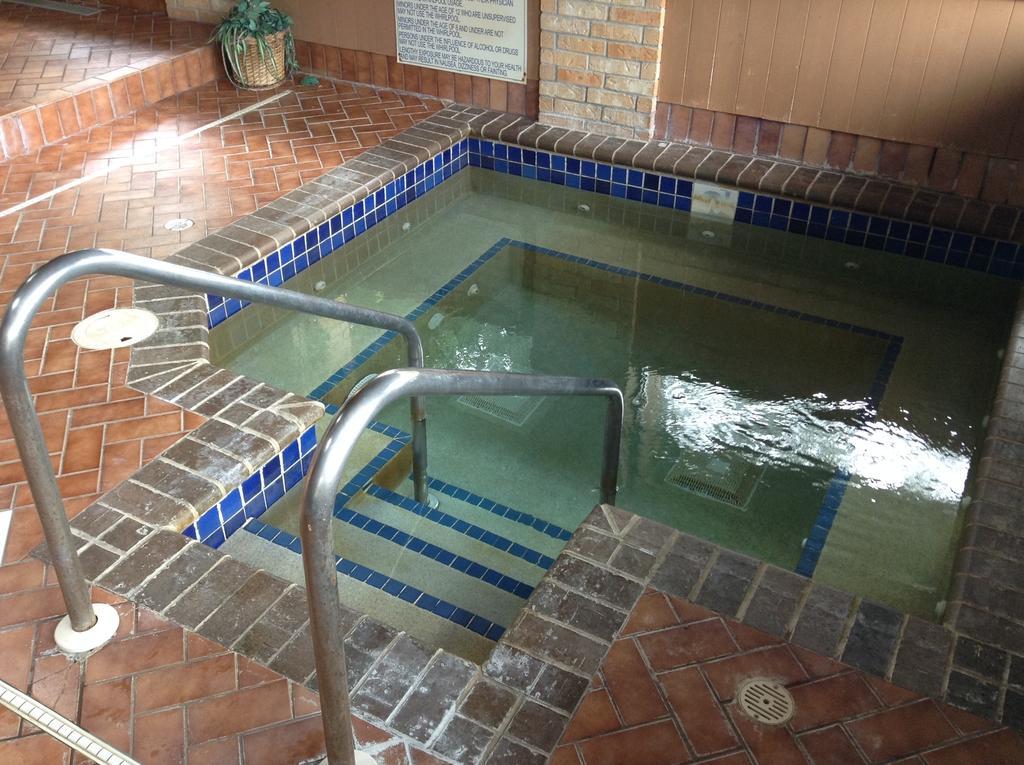 Americinn And Suites By Wyndham Delafield-Waukesha-Milwaukee מראה חיצוני תמונה
