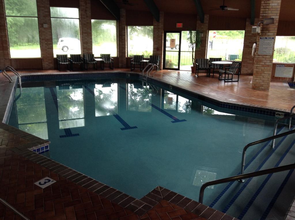 Americinn And Suites By Wyndham Delafield-Waukesha-Milwaukee מראה חיצוני תמונה