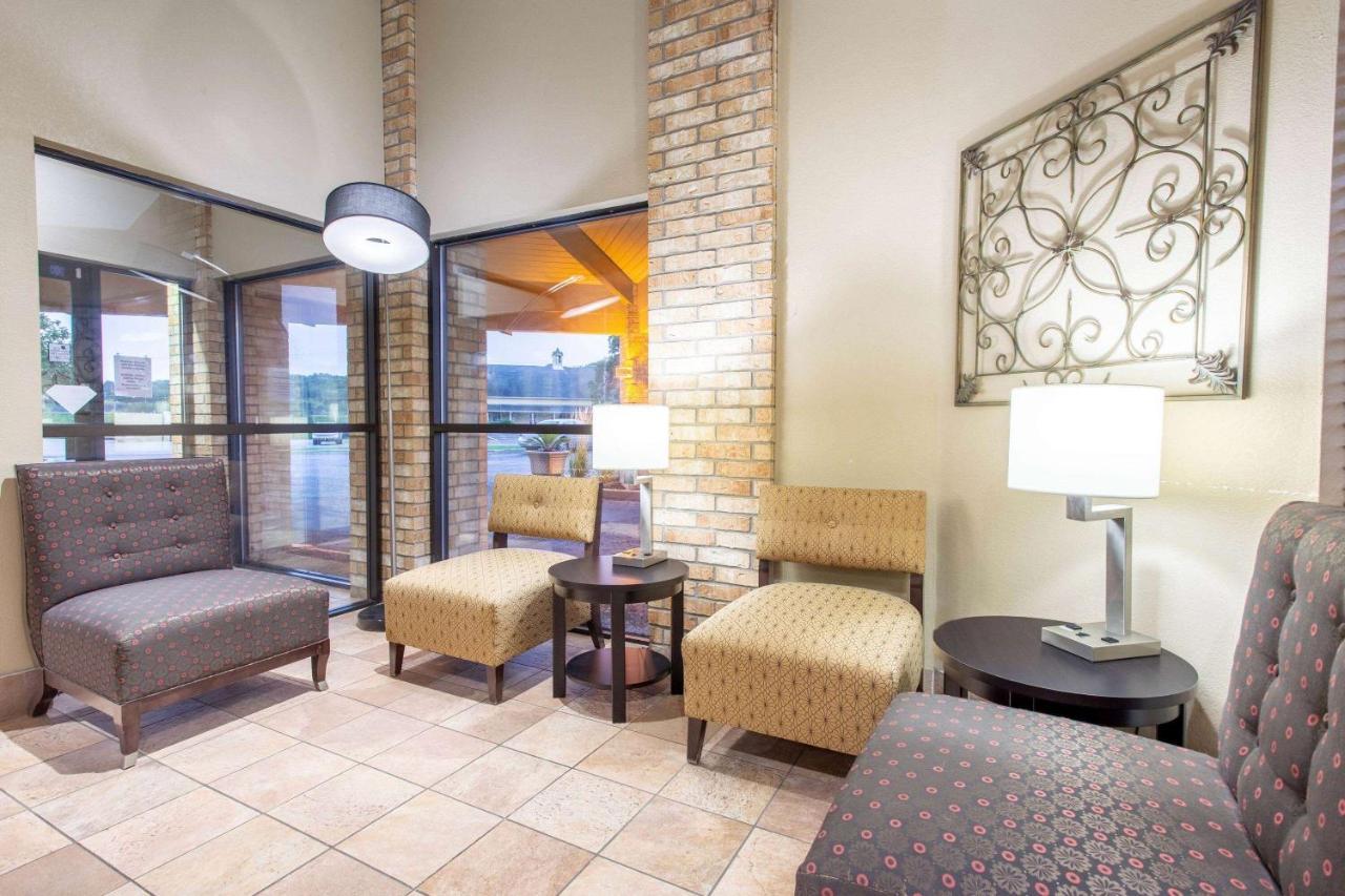 Americinn And Suites By Wyndham Delafield-Waukesha-Milwaukee מראה חיצוני תמונה